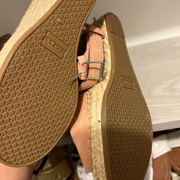 Toms Wedge Sandals - Picture 4 of 4